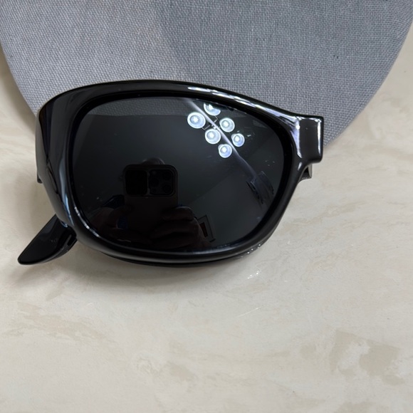 Dioptics Women’s Haven Effortless Folding Polarized Fits Over Sunglasses - Picture 6 of 15